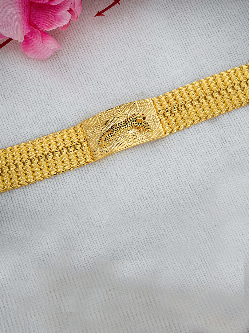 Predator’s Edge Bracelet - Image 2