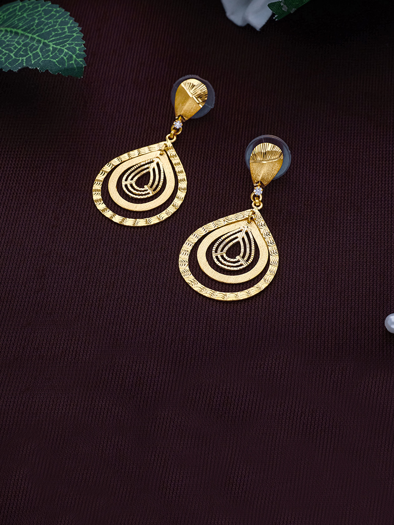 Luminous Lace Earring - Image 2