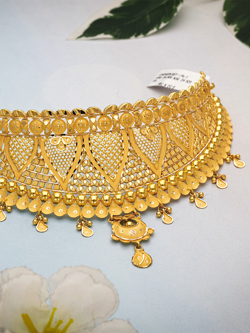Heritage Gold Choker with Filigree Lattice and Teardrop Charms - NCCS0370 S141 - Image 2